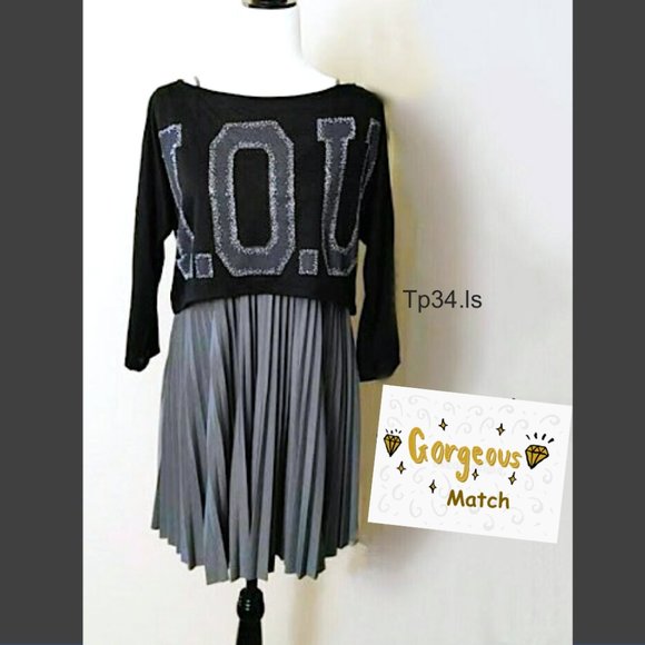 SIRENS Black Crop Top Grey IOU Letters Graphic Drop Shoulder Slip-on Round Neck - Picture 1 of 12